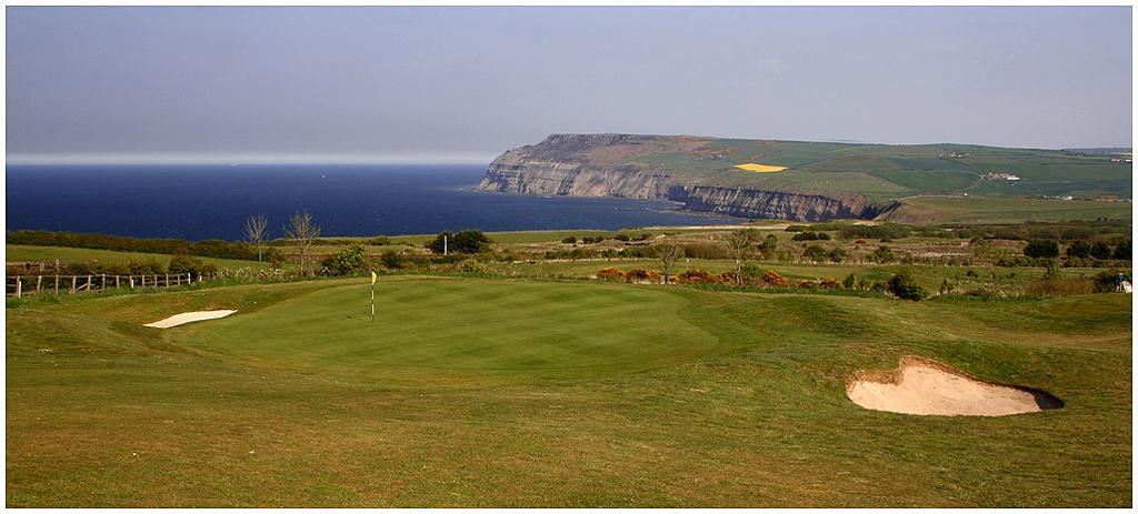 Hunley Golf Club Hotel Солтбърн-бай-дъ-Сий Екстериор снимка