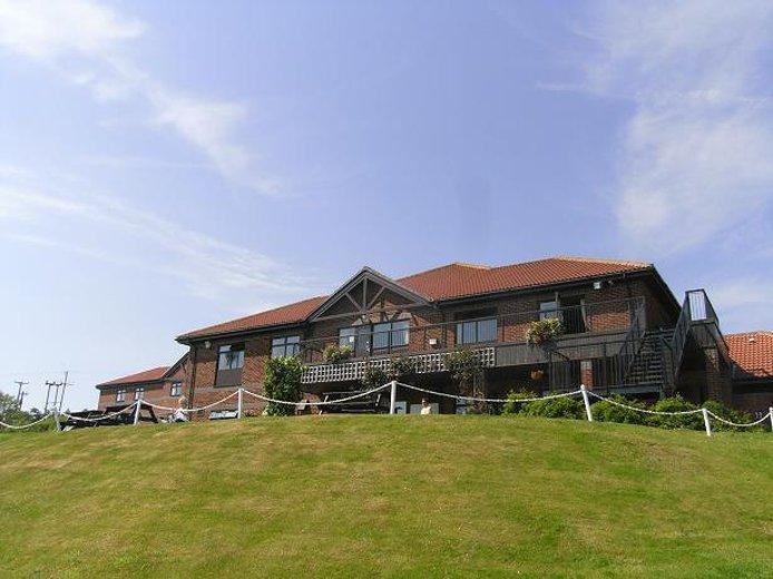 Hunley Golf Club Hotel Солтбърн-бай-дъ-Сий Екстериор снимка