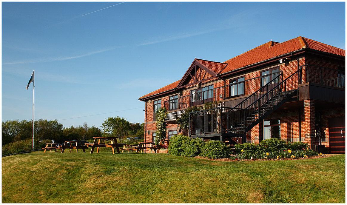 Hunley Golf Club Hotel Солтбърн-бай-дъ-Сий Екстериор снимка